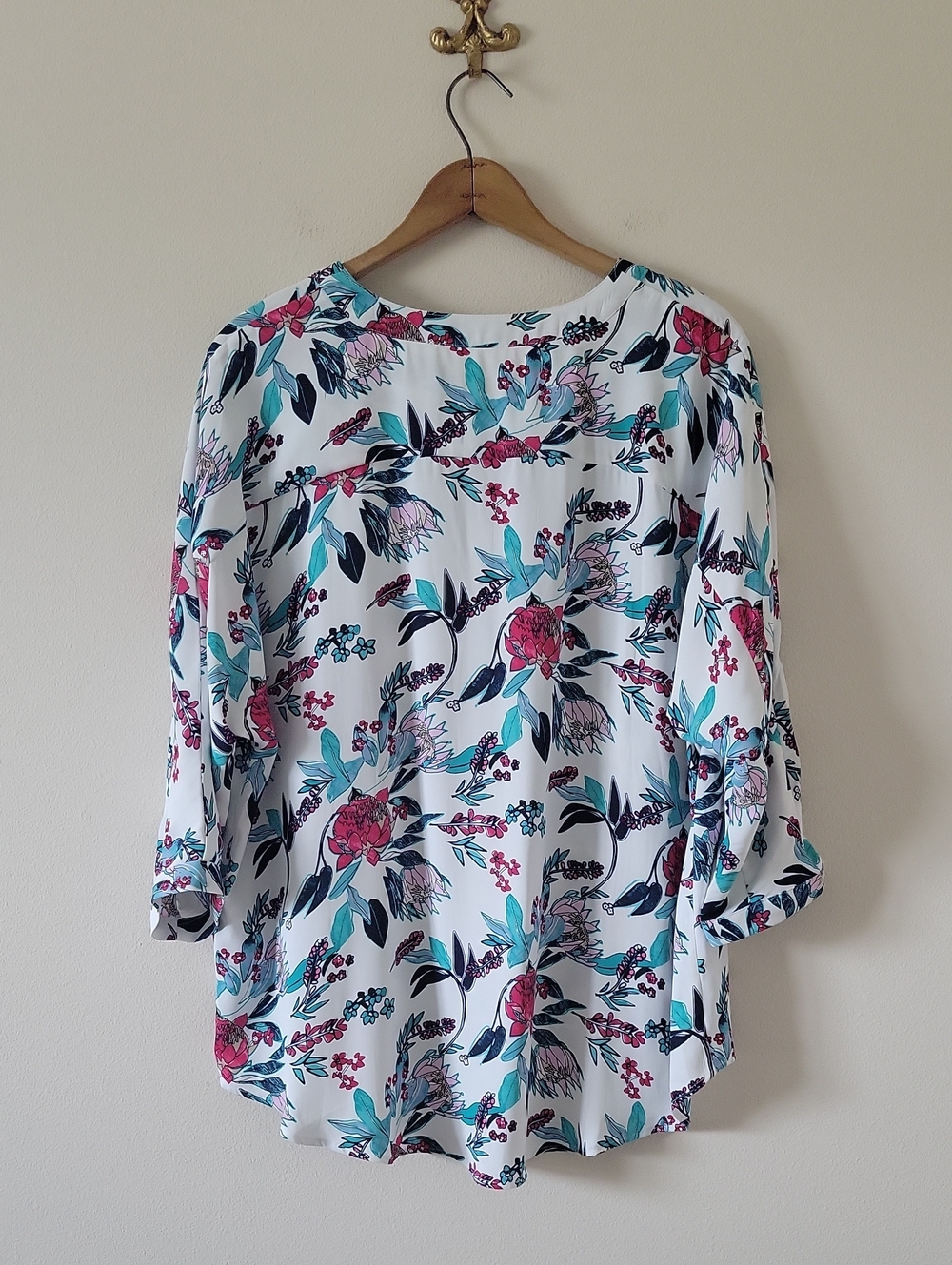 Chico's White Brilliant Blooms Floral 3/4 Sleeve Button Down Blouse Size Large - Picture 4 of 7